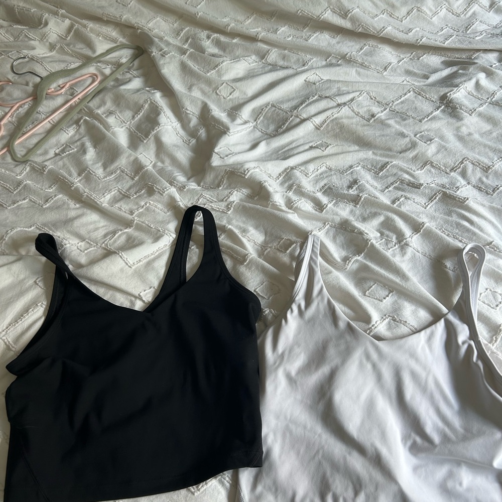 Amazon Black and White Tank Top Duo
